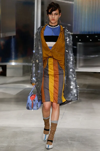 Look 7